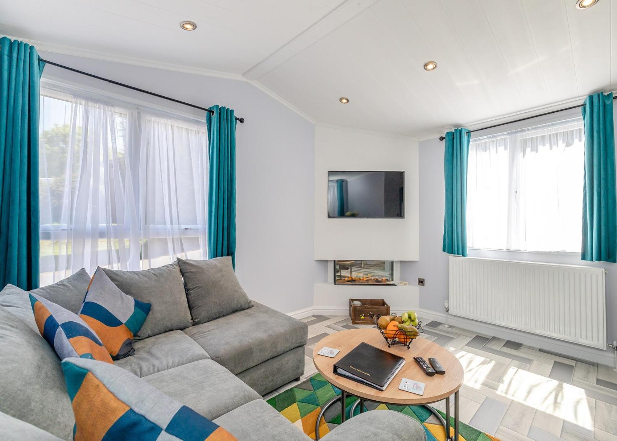 Longnor Wood Holiday Park Extérieur photo