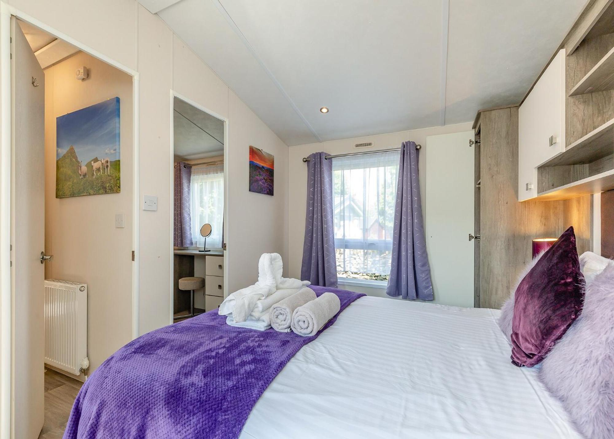 Longnor Wood Holiday Park Extérieur photo