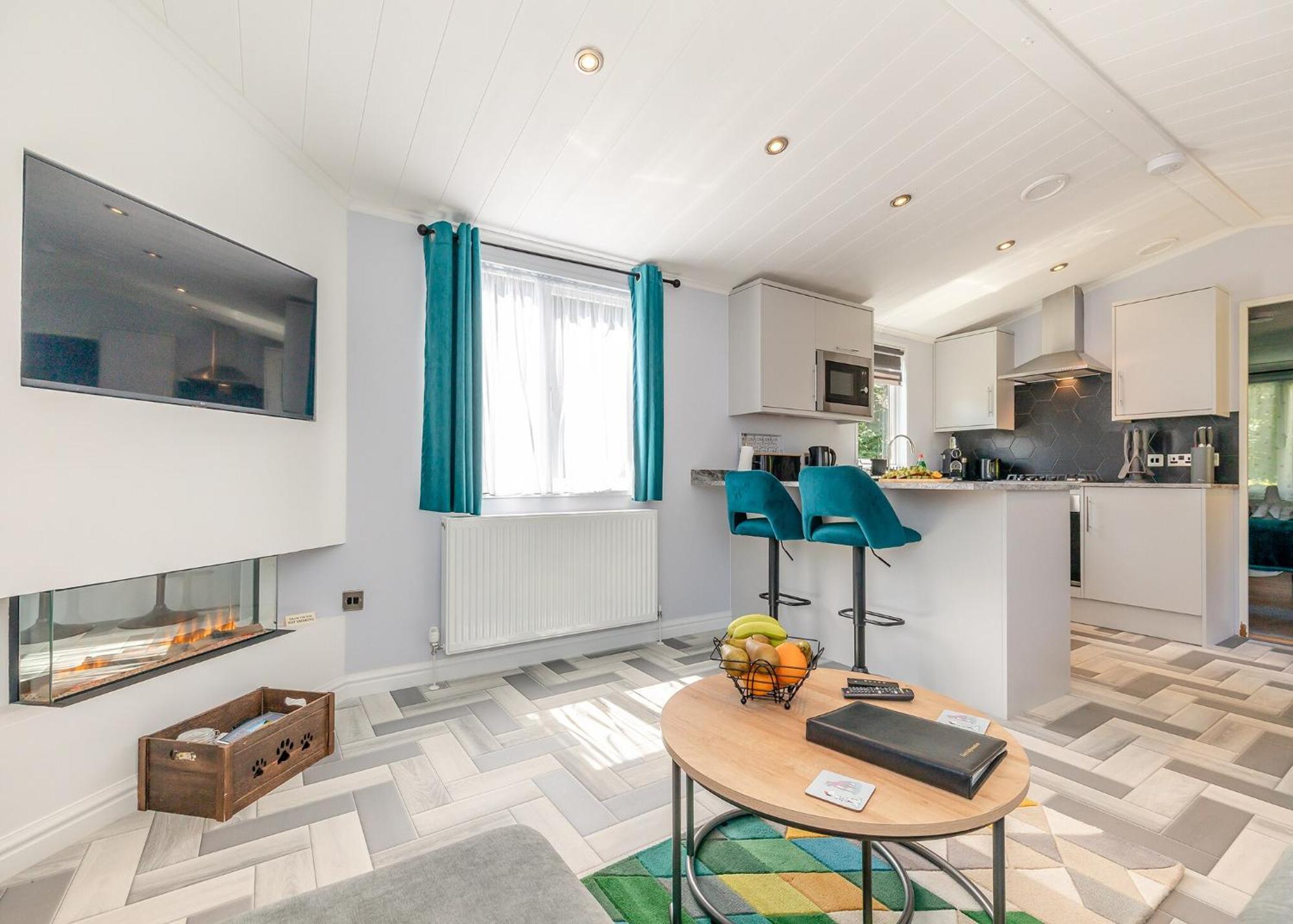 Longnor Wood Holiday Park Extérieur photo