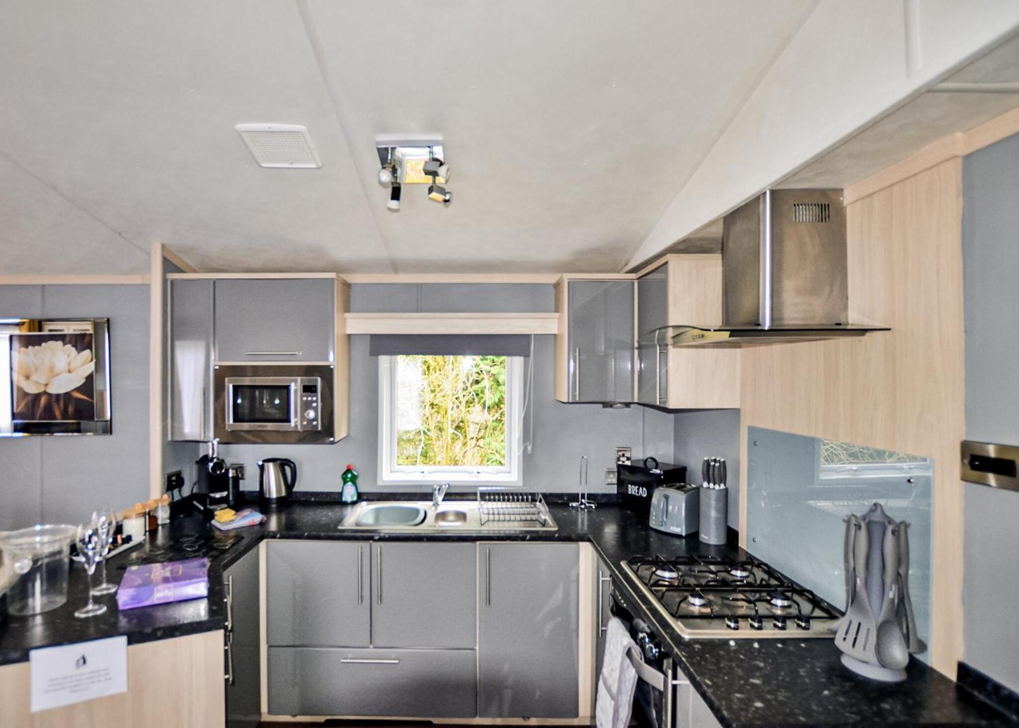 Longnor Wood Holiday Park Extérieur photo