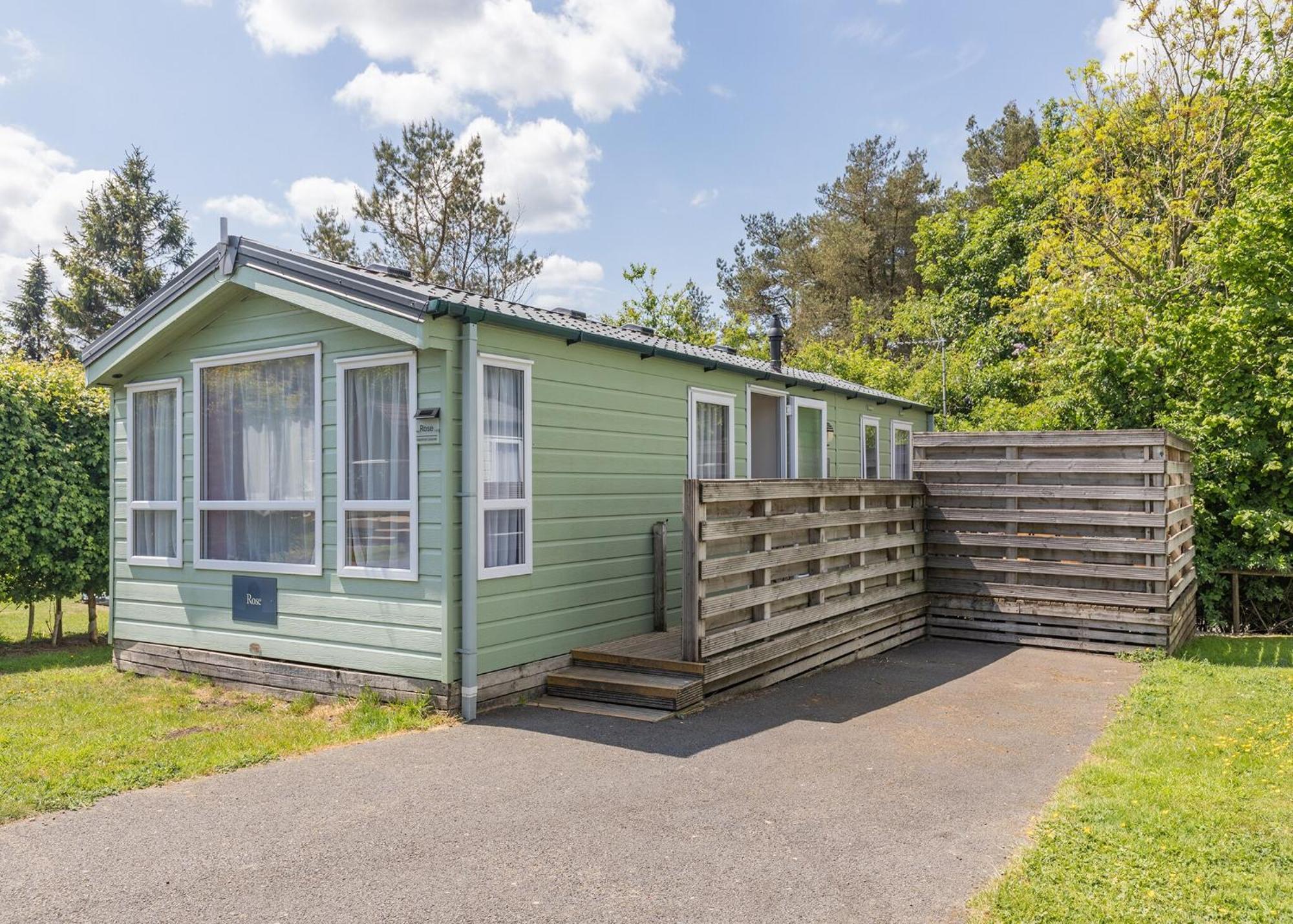 Longnor Wood Holiday Park Extérieur photo