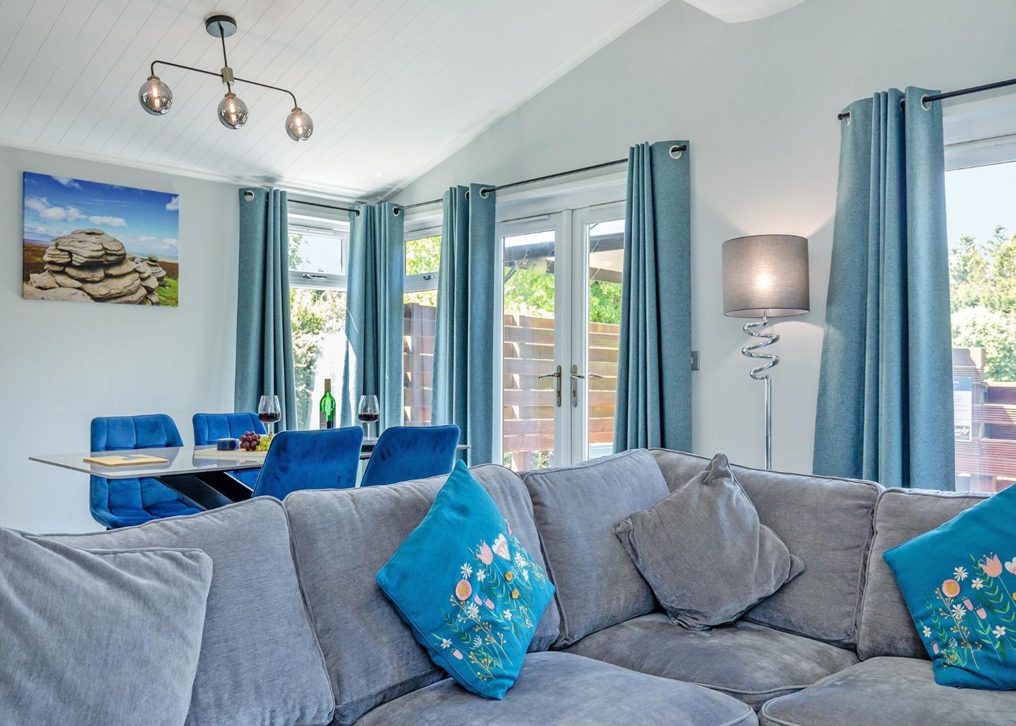 Longnor Wood Holiday Park Extérieur photo